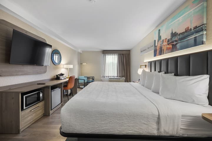La Quinta Inn & Suites by Wyndham Nashville Airport/Opryland