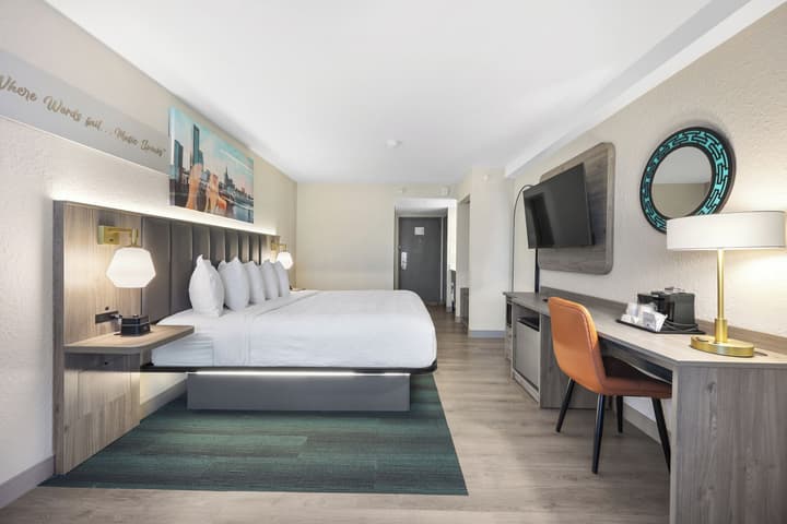 La Quinta Inn & Suites by Wyndham Nashville Airport/Opryland