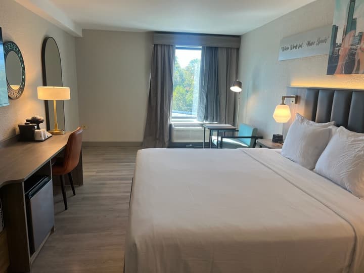 La Quinta Inn & Suites by Wyndham Nashville Airport/Opryland