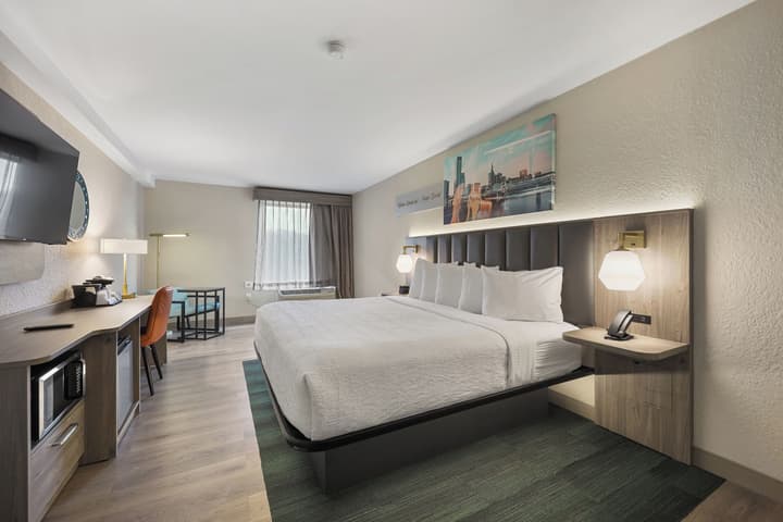 La Quinta Inn & Suites by Wyndham Nashville Airport/Opryland