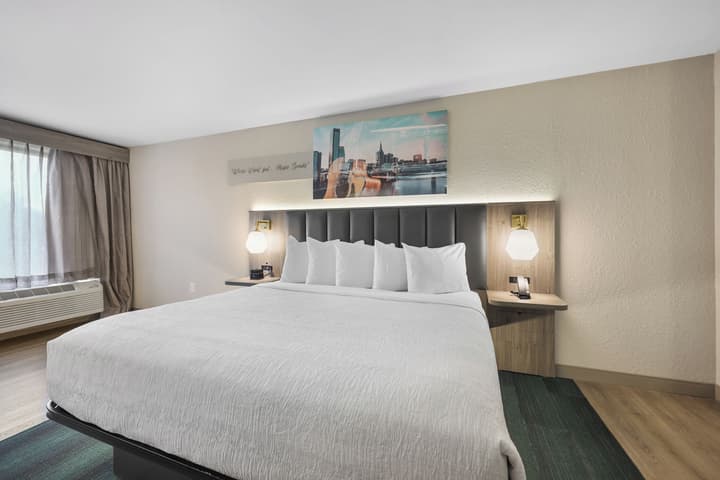La Quinta Inn & Suites by Wyndham Nashville Airport/Opryland