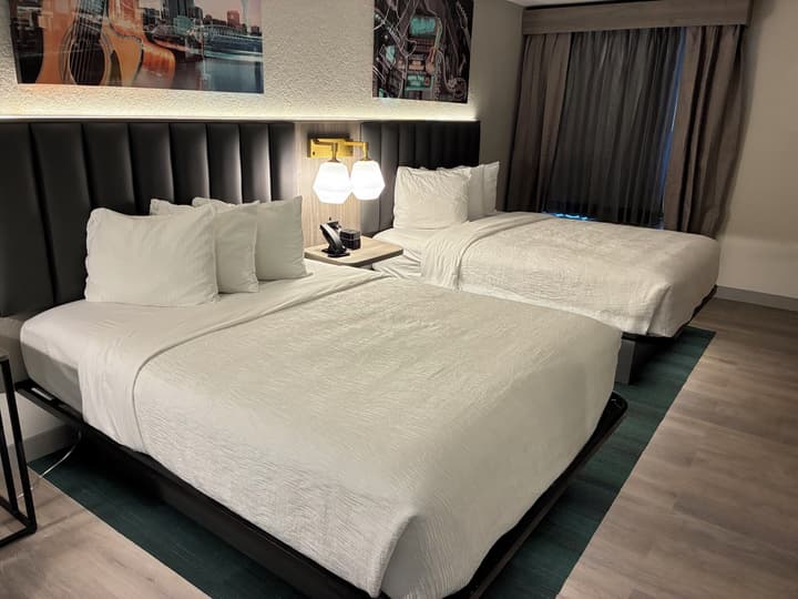 La Quinta Inn & Suites by Wyndham Nashville Airport/Opryland