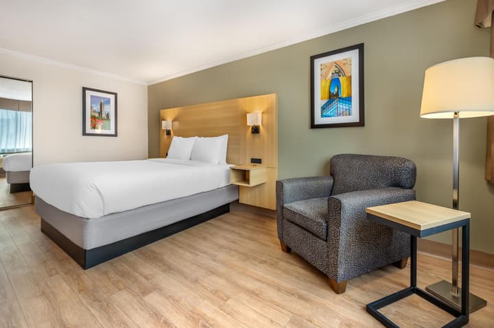 Best Western Plus Ottawa City Centre