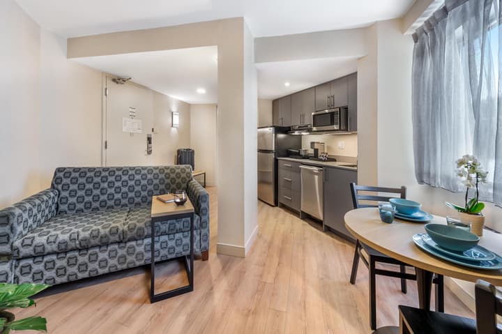 Best Western Plus Ottawa City Centre
