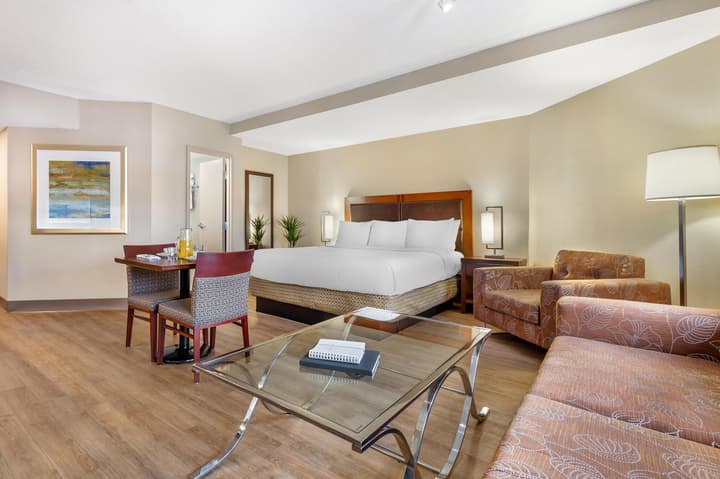 Best Western Plus Ottawa City Centre