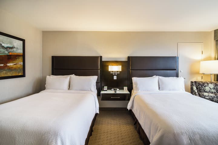 Holiday Inn Vancouver Centre by IHG