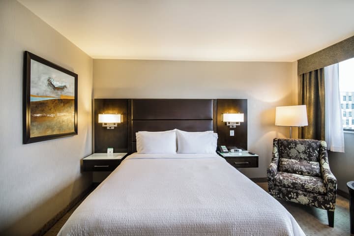 Holiday Inn Vancouver Centre by IHG