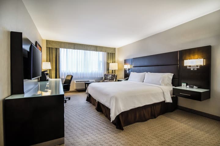 Holiday Inn Vancouver Centre by IHG
