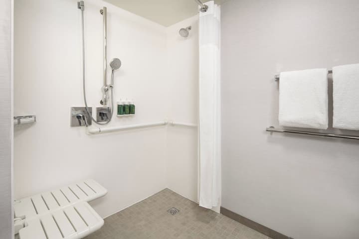 Courtyard By Marriott Palm Springs