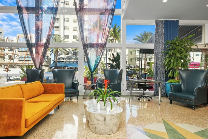 Catalina Hotel & Beach Club