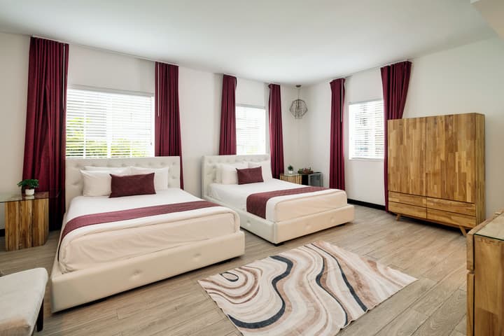 Catalina Hotel & Beach Club