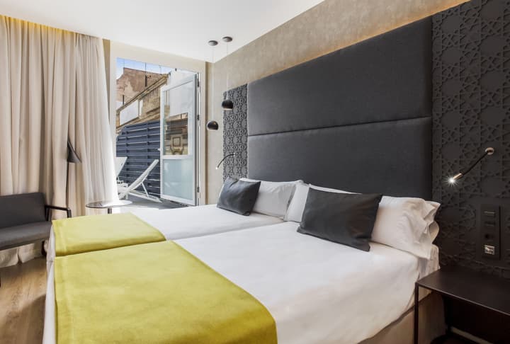 Catalonia Giralda Hotel