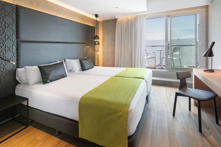 Catalonia Giralda Hotel