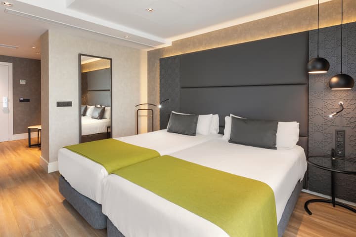 Catalonia Giralda Hotel