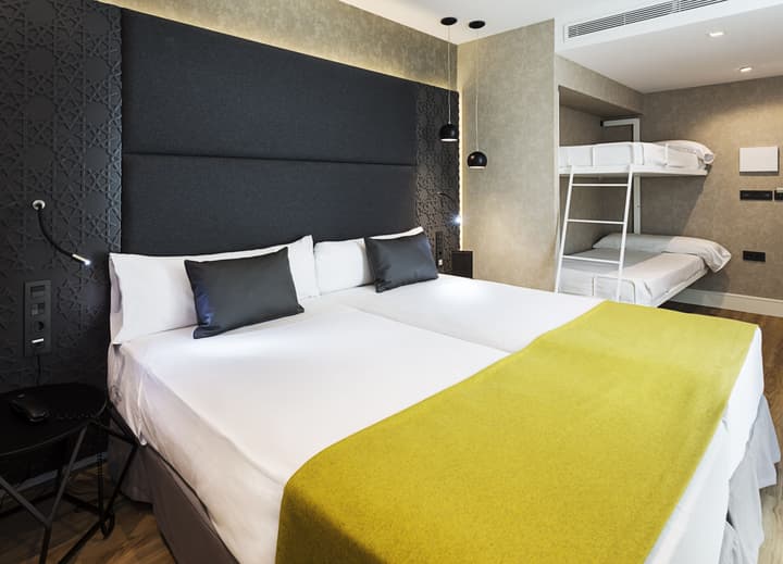 Catalonia Giralda Hotel