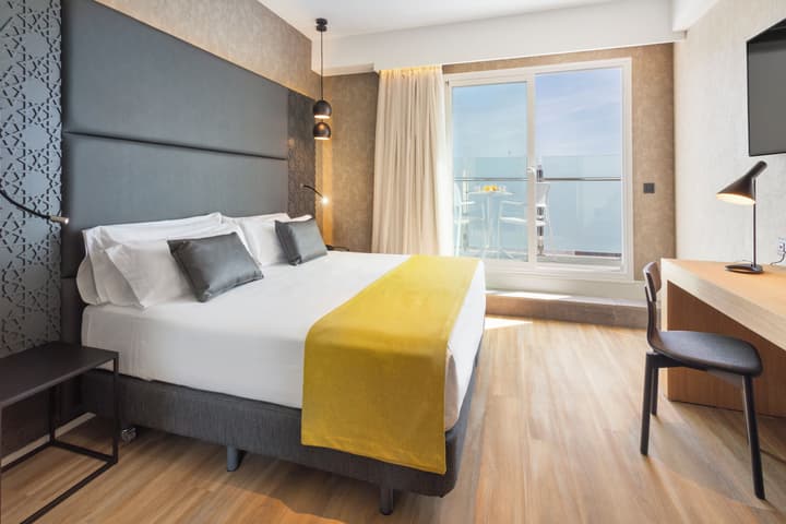 Catalonia Giralda Hotel