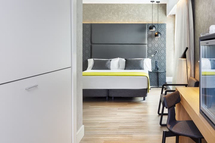 Catalonia Giralda Hotel