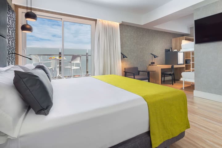 Catalonia Giralda Hotel
