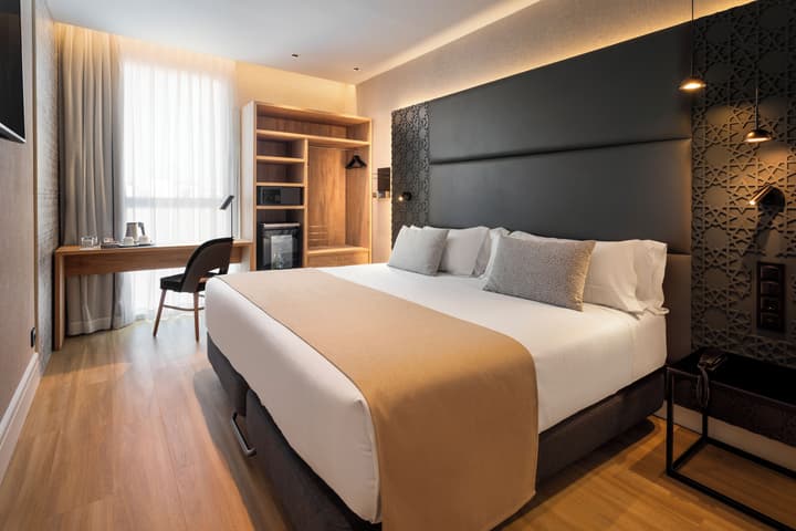 Catalonia Giralda Hotel