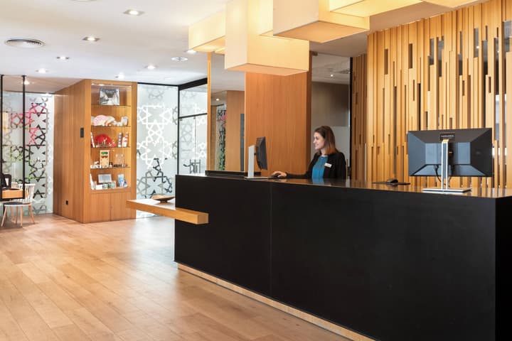 Catalonia Giralda Hotel
