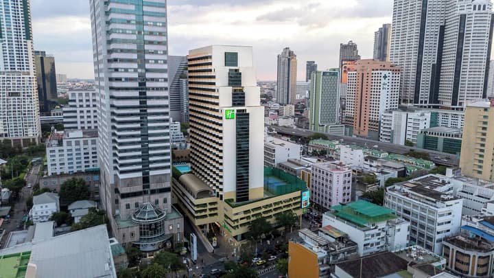 Holiday Inn Bangkok Silom by IHG