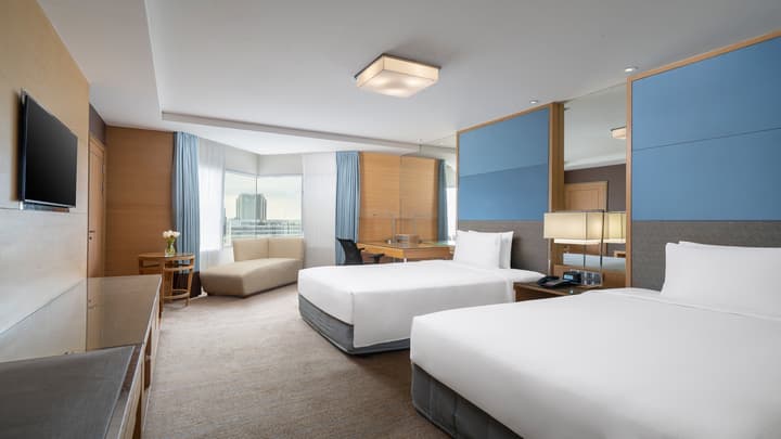 Holiday Inn Bangkok Silom by IHG