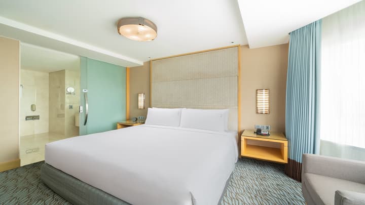 Holiday Inn Bangkok Silom by IHG