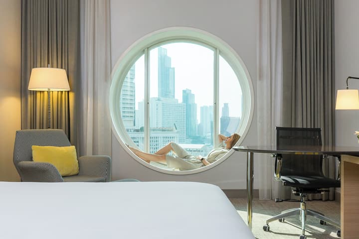 Holiday Inn Bangkok Silom by IHG