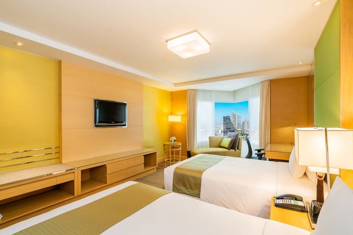 Holiday Inn Bangkok Silom, an IHG Hotel