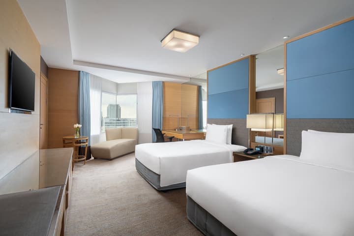 Holiday Inn Bangkok Silom by IHG