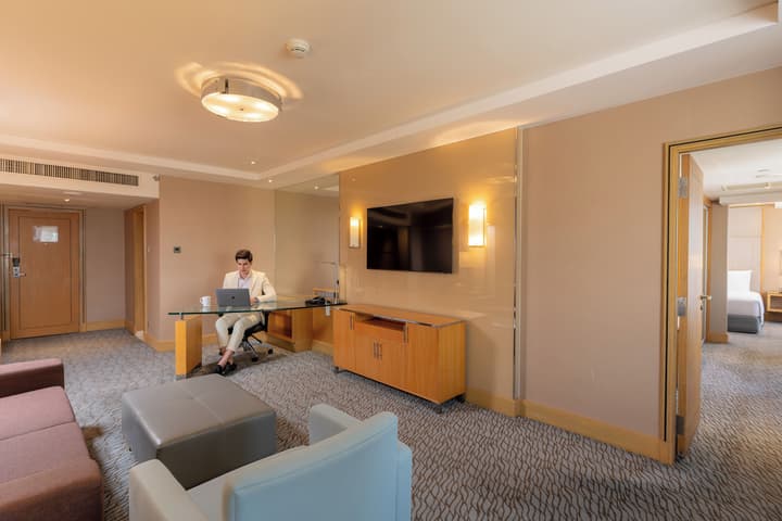 Holiday Inn Bangkok Silom by IHG