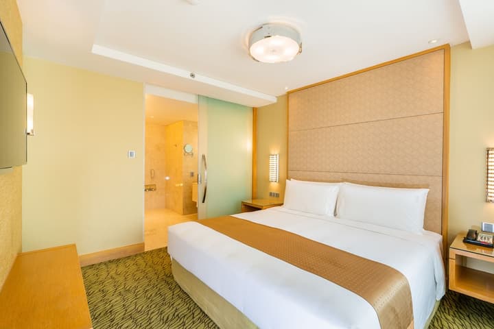 Holiday Inn Bangkok Silom, an IHG Hotel