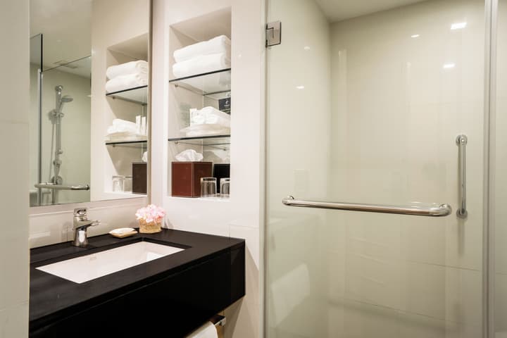 Holiday Inn Bangkok Silom by IHG