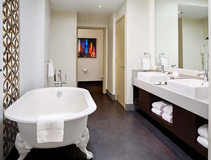 DoubleTree by Hilton Hotel Miami Airport & Convention Center