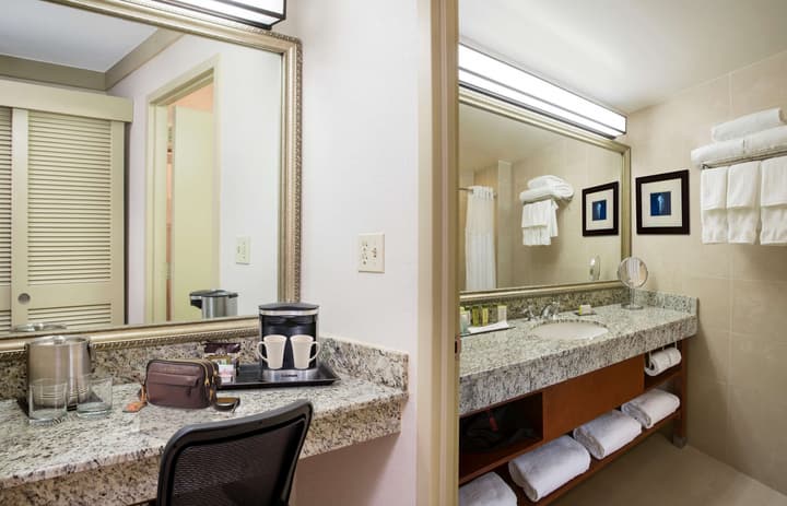 DoubleTree by Hilton Hotel Miami Airport & Convention Center