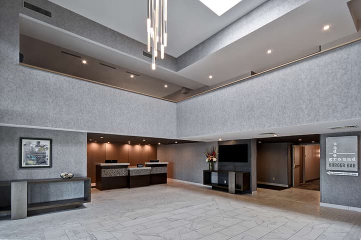 DoubleTree by Hilton St. Louis Airport