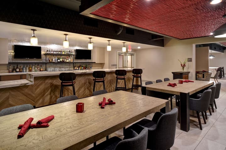 DoubleTree by Hilton St. Louis Airport