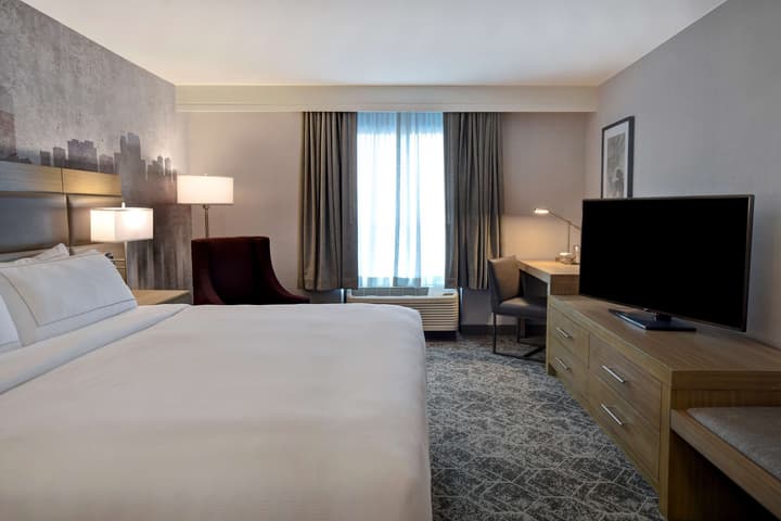 DoubleTree by Hilton St. Louis Airport