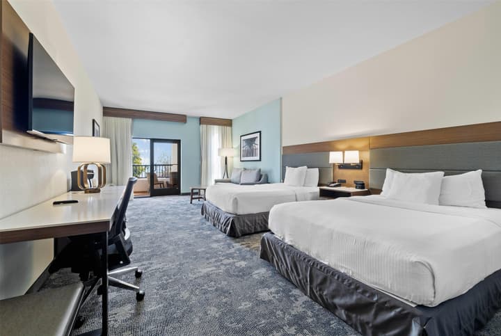 La Quinta Inn & Suites by Wyndham Santa Cruz