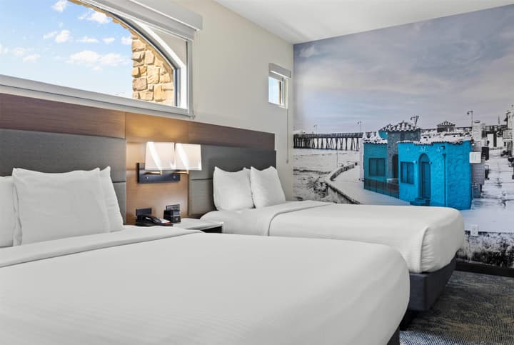 La Quinta Inn & Suites by Wyndham Santa Cruz