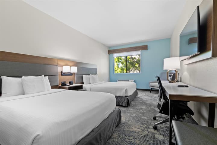 La Quinta Inn & Suites by Wyndham Santa Cruz