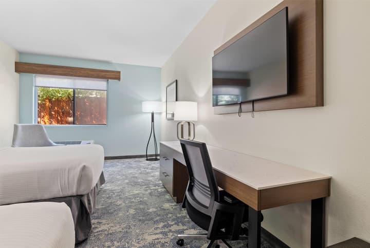 La Quinta Inn & Suites by Wyndham Santa Cruz