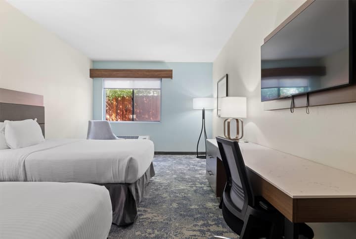 La Quinta Inn & Suites by Wyndham Santa Cruz
