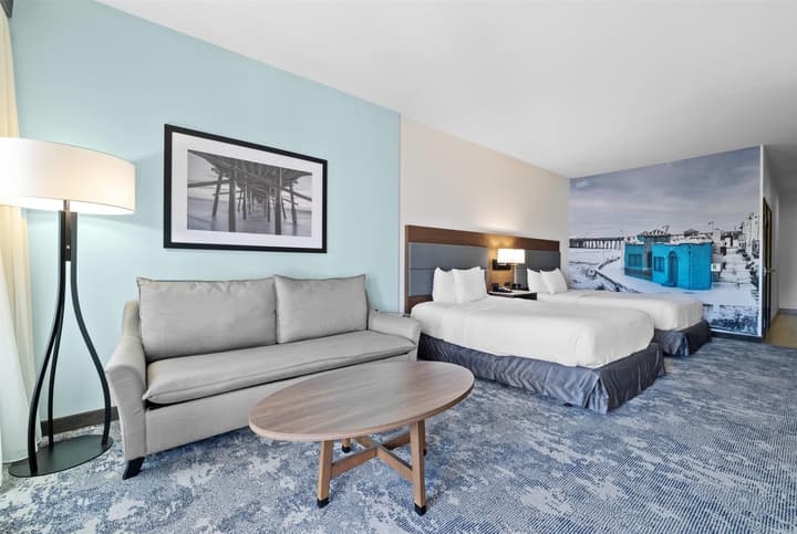 La Quinta Inn & Suites by Wyndham Santa Cruz