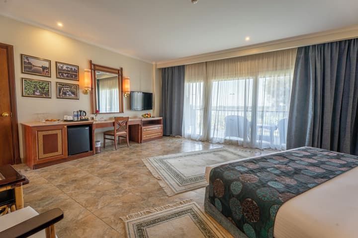 Jolie Ville Hotel & Spa Kings Island Luxor