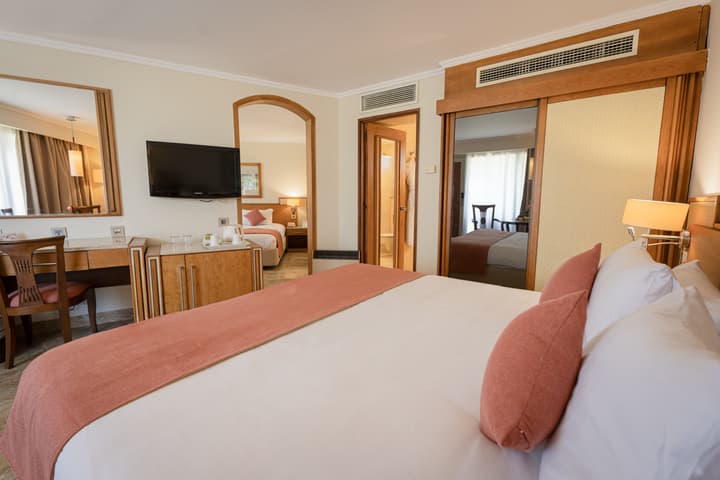Jolie Ville Hotel & Spa Kings Island Luxor