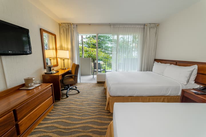 Irazu Hotel & Studios