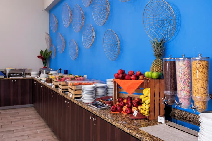 Irazu Hotel & Studios