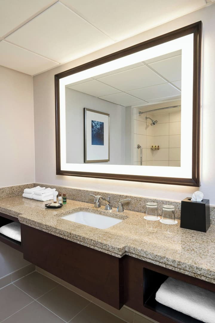 Memphis Riverline Hotel