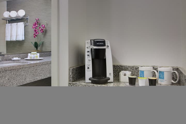 Toronto Don Valley Hotel and Suites